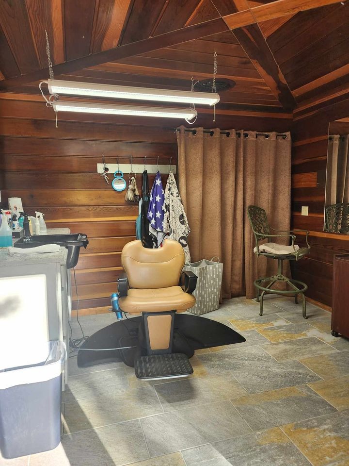 Hairstylist: Private Hair Restoration Services